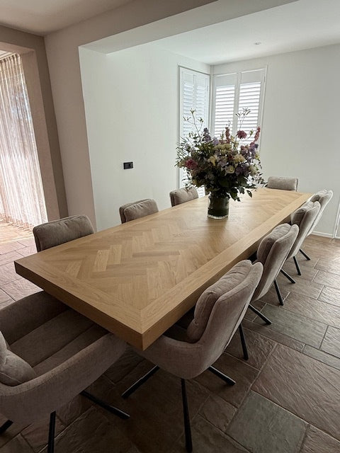 Visgraat eiken eettafel - Recht - Matrix onderstel | Industrial Home