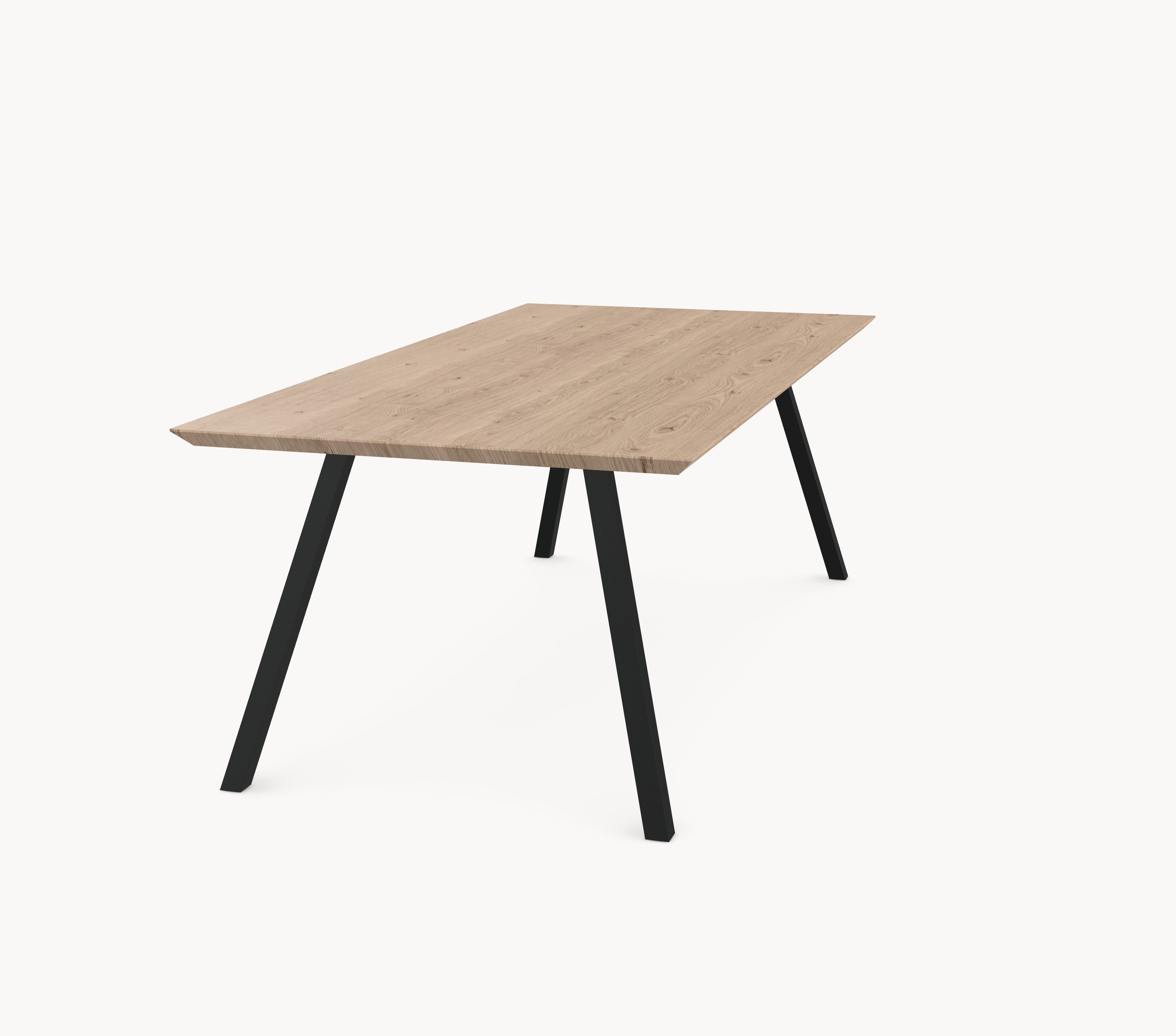 Eiken tafel - Recht - A angled onderstel sfeerbeeld 3 - Industrial Home