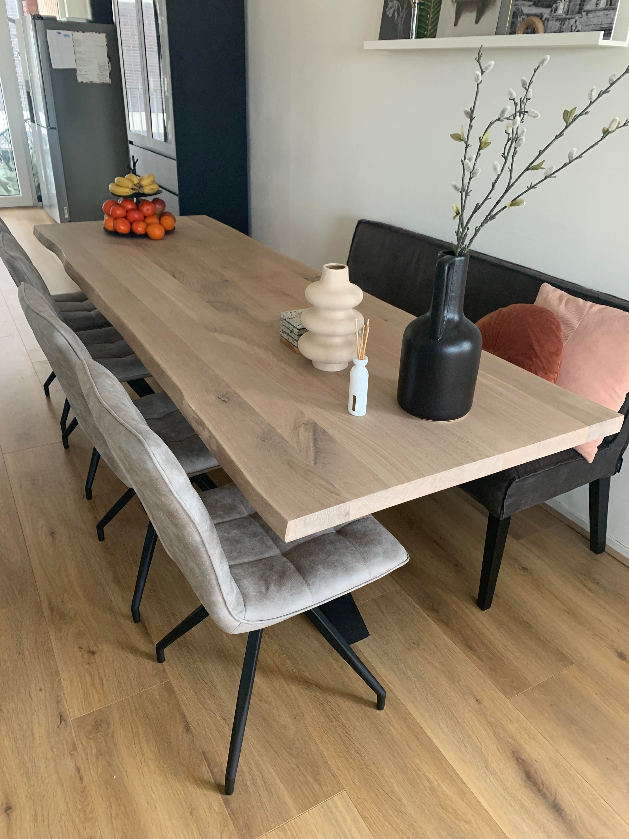 Er is een webshop met de naam Industrial Home. Er zijn verschillende modellen ee