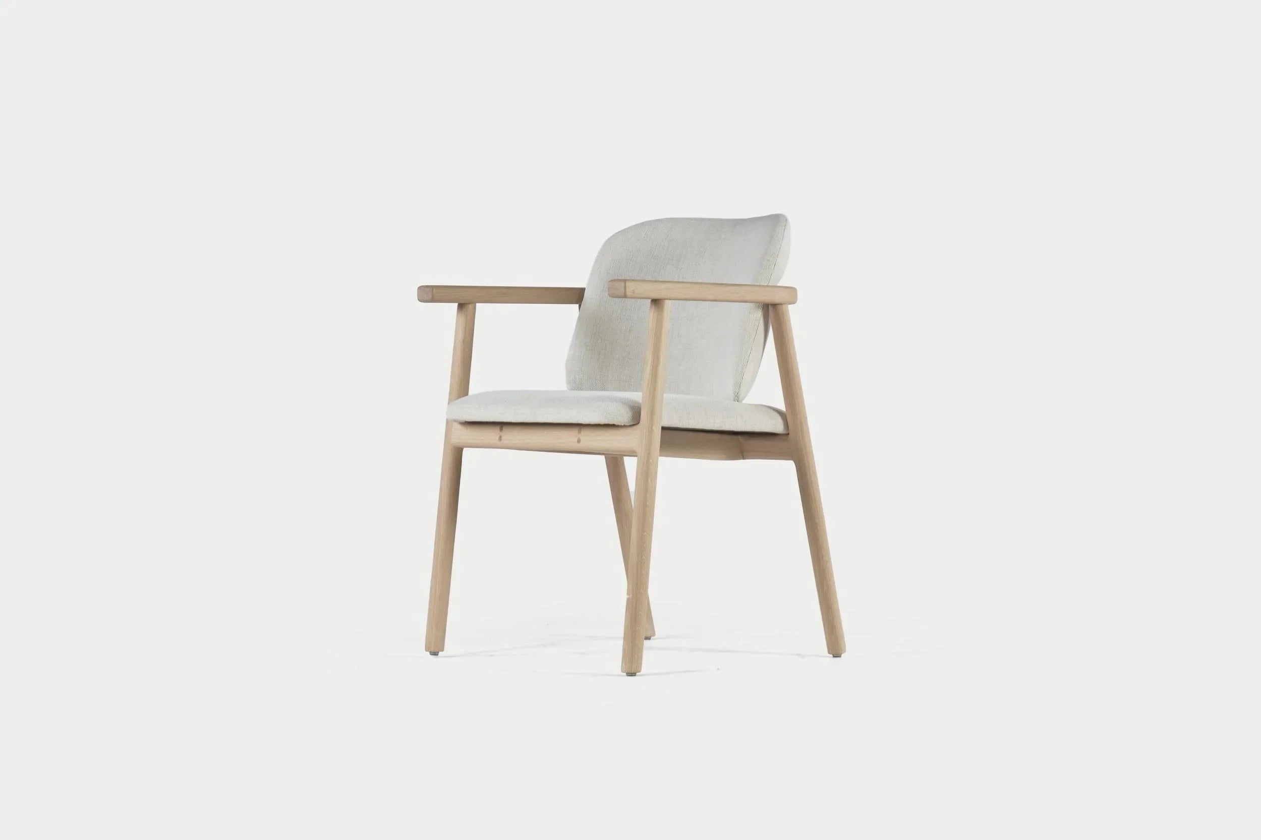 Velin / Massief Houten Designstoel met Gestoffeerde Rug