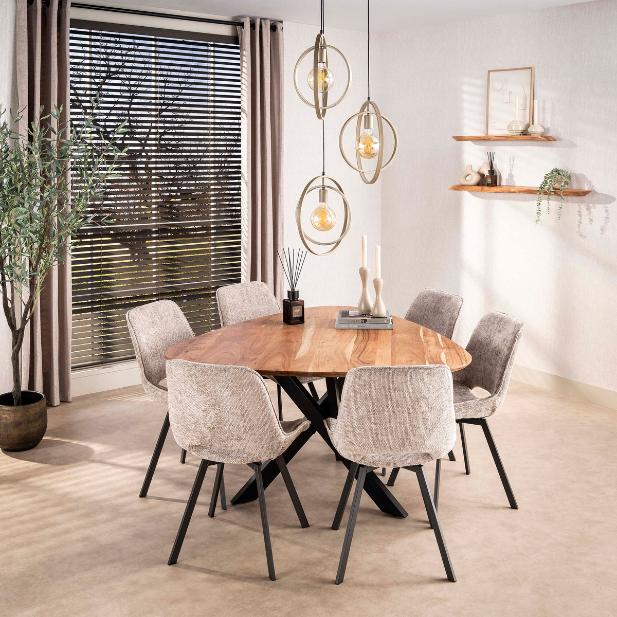 Eettafel Triangle 135x135