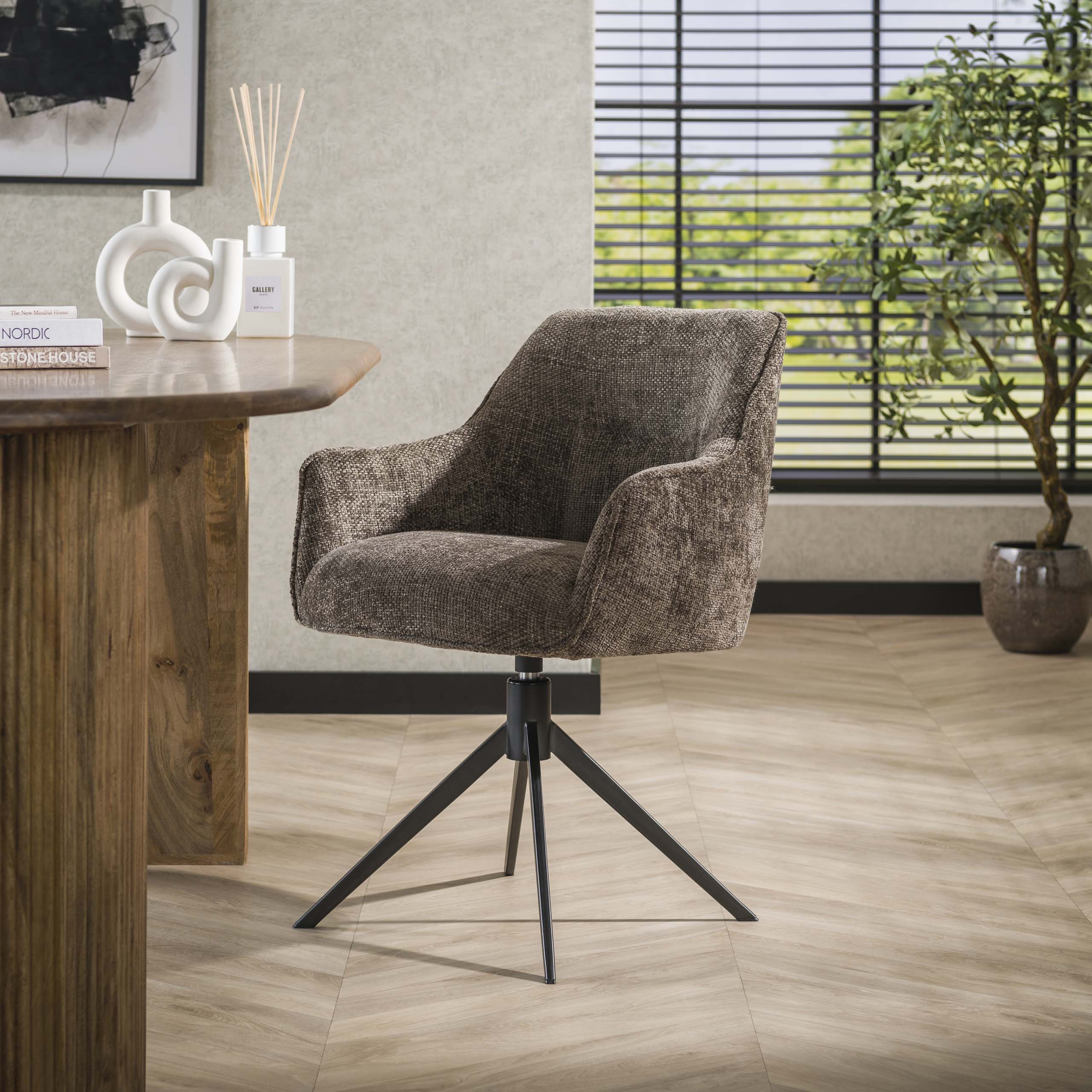 Armchair Pull Swivel MOQ2 (2 pieces)