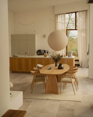 Eiken eetafel - Deens Recht - V eiken onderstel sfeerbeeld 2 - Industrial Home