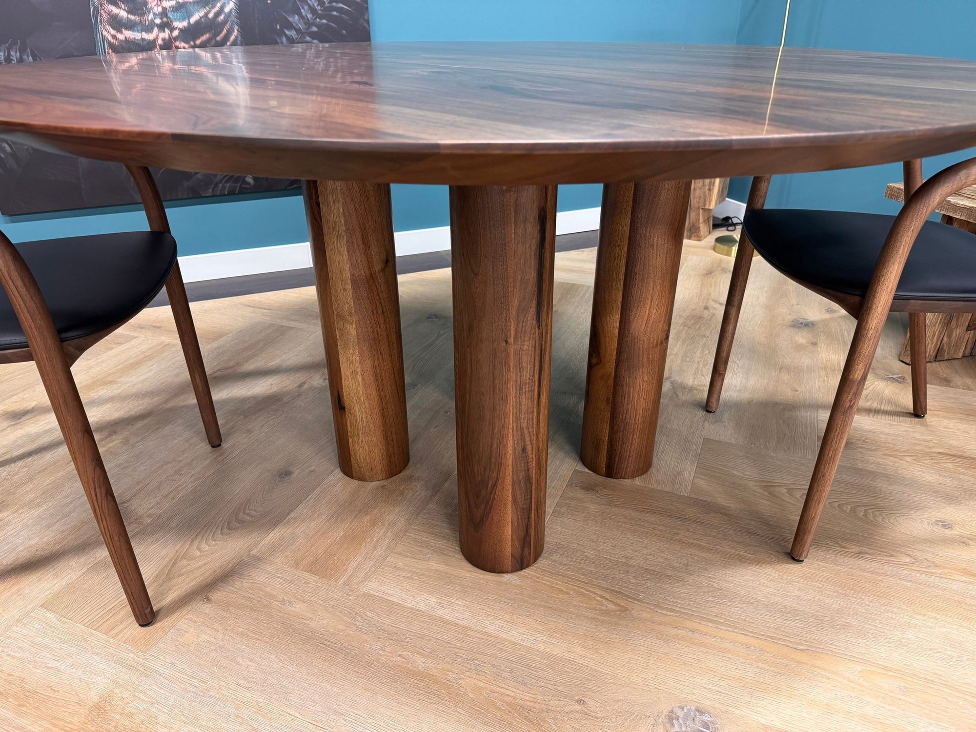 Walnoot houten eettafel - Rond - Pole walnoot onderstel - foto 4