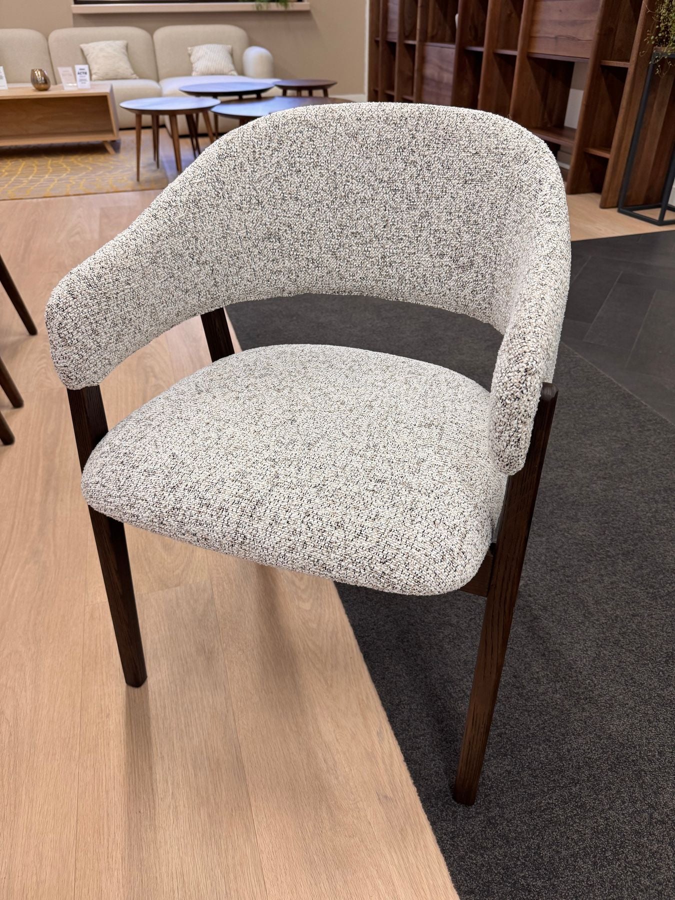 Eetkamerstoel 10 (configureer in 3D)