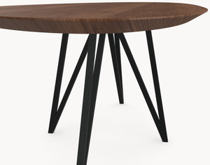 Walnoot eettafel - Kiezel B - Spikes metaal — sfeerimpressie