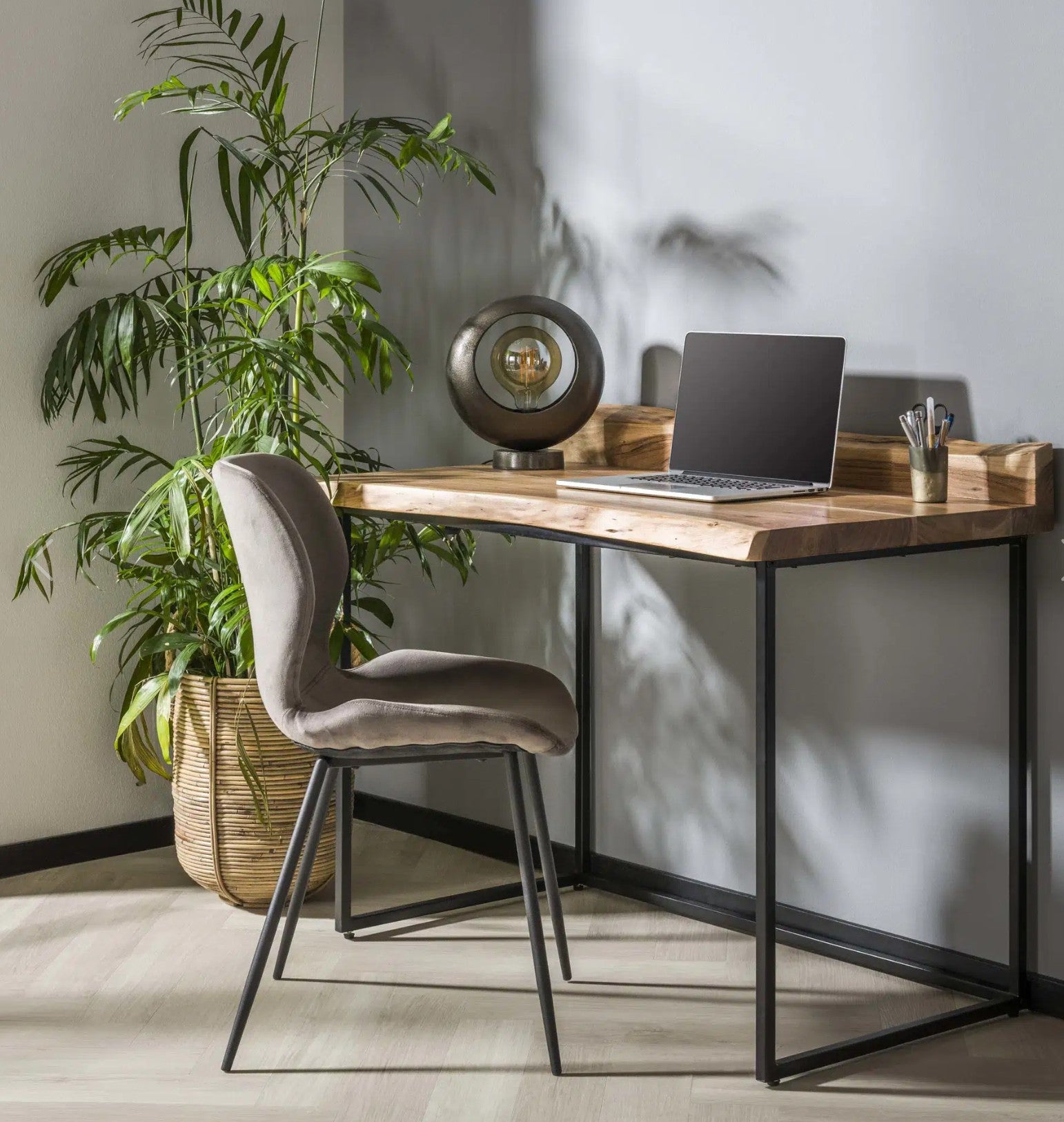 Bureau Live Edge 110x60cm / Massief acacia