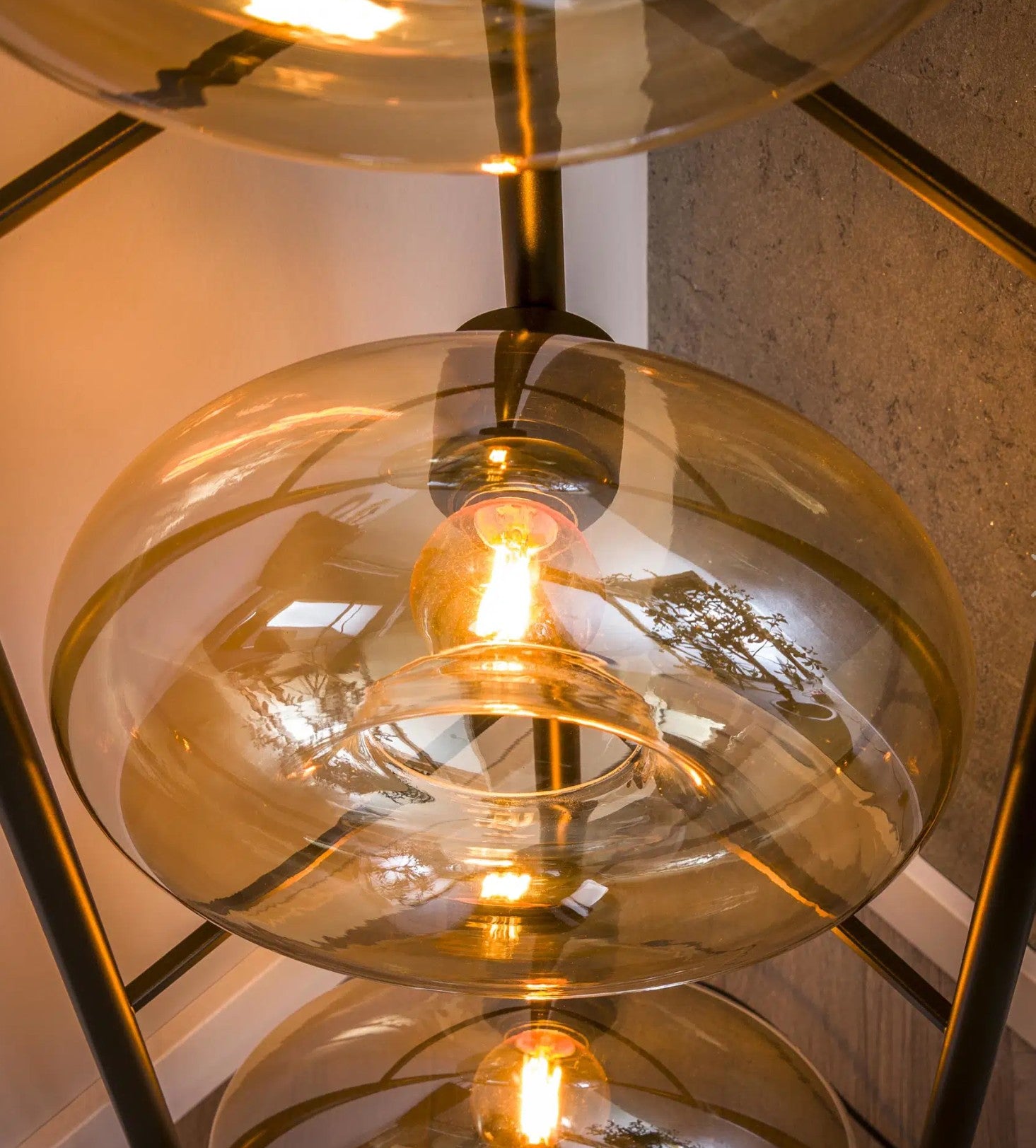Vloerlamp Soll 4-lichts / Amber glas sfeerbeeld 3 - Industrial Home