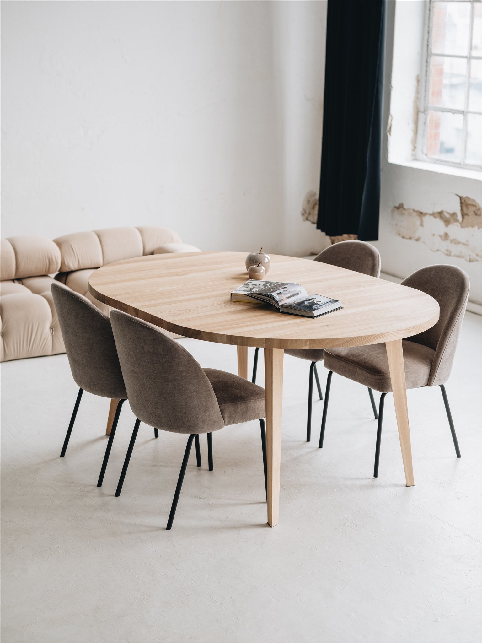 Verlengbare ronde eiken eettafel