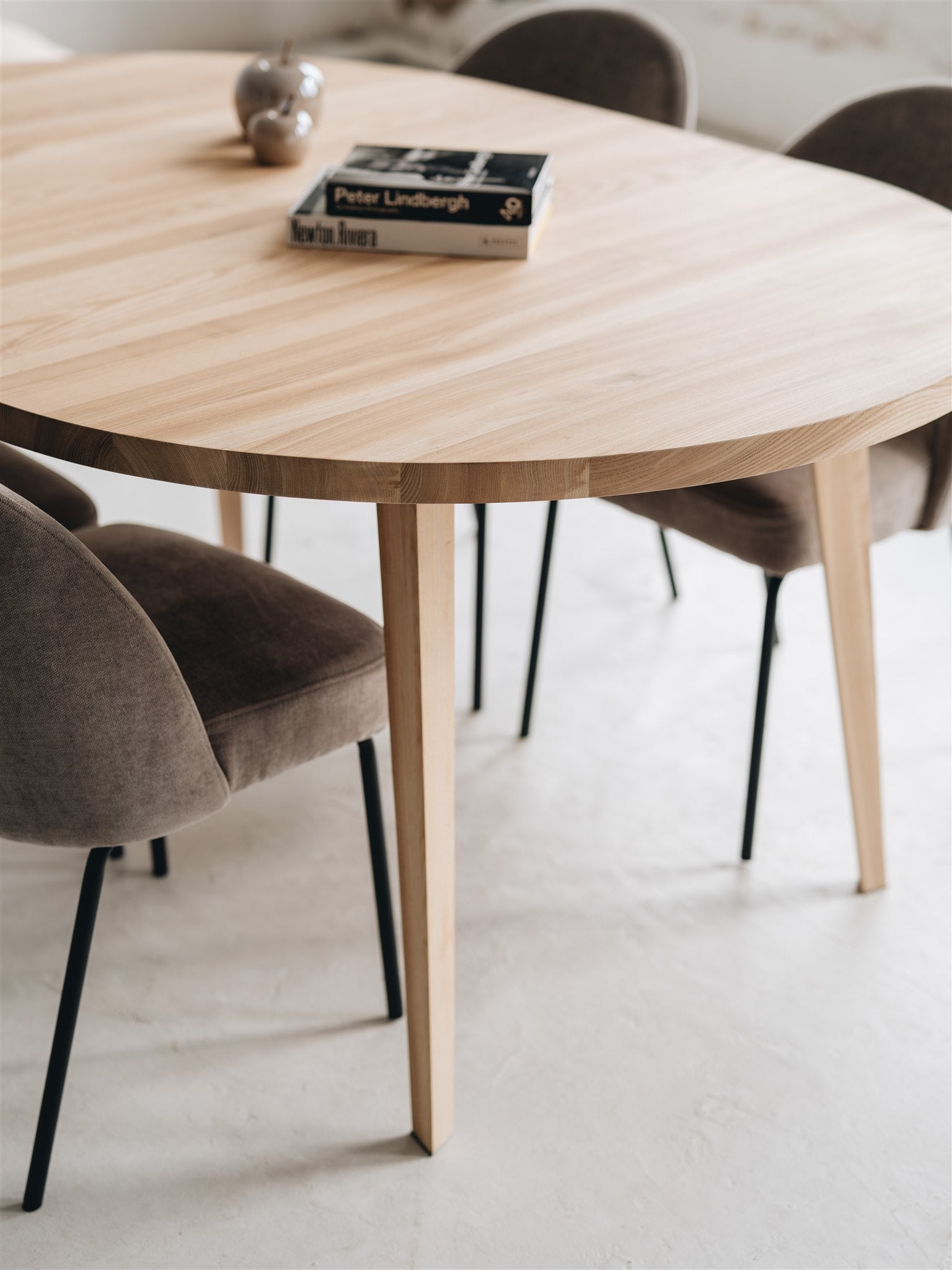 Verlengbare ronde eiken eettafel