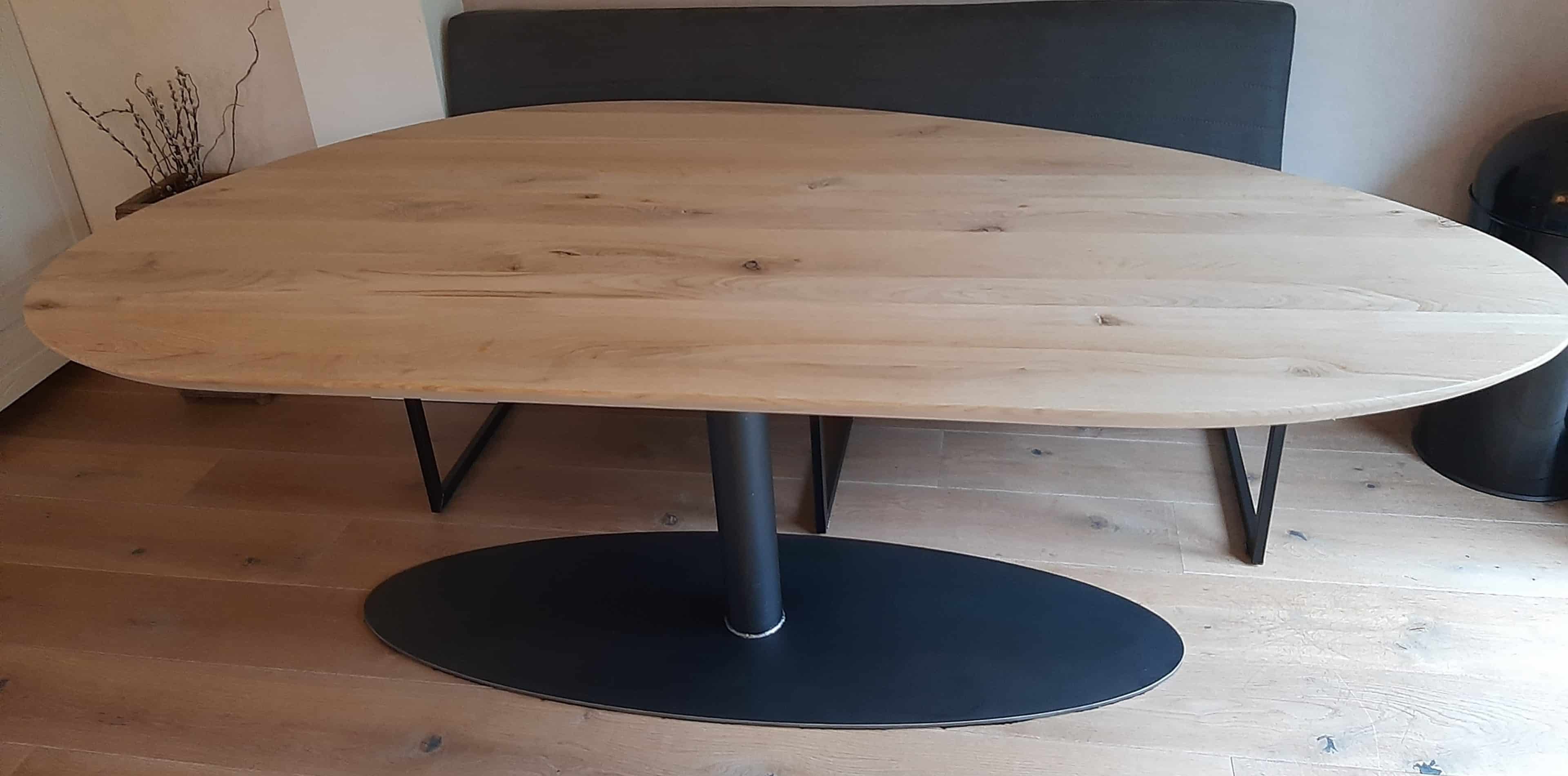 Organa organische eiken tafel 210x110x4 (vorm links) 1x45 graden rand met Ossy onderstel